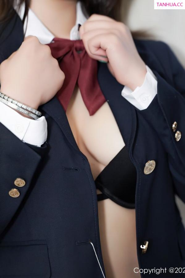 如歌fairy  [XiuRen]高清写真图 2022.03.22 No.4751 fairy如歌第14张图片